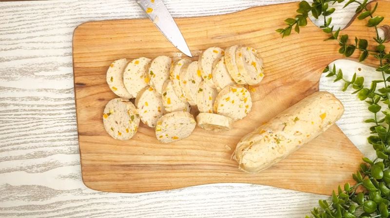 طرز تهیه کالباس خانگی لیوانی و رولی فقط با ۱ عدد سینه مرغ