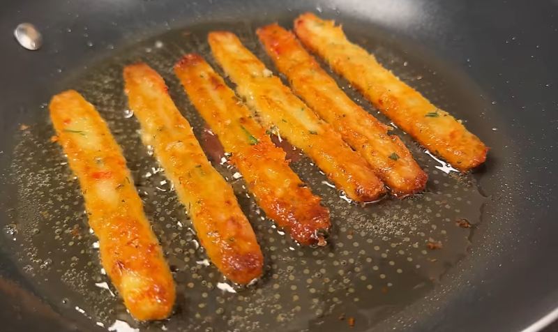 طرز تهیه اسنک ترد، کش دار و فوری فقط با ۳ عدد سیب زمینی