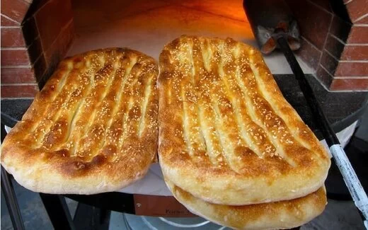 کدام نان قند کمتری دارد و رژیمی است؟