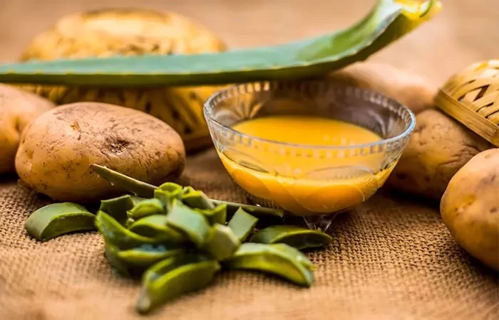 ۴ روش استفاده از آب سیب زمینی برای تقویت و رشد مو