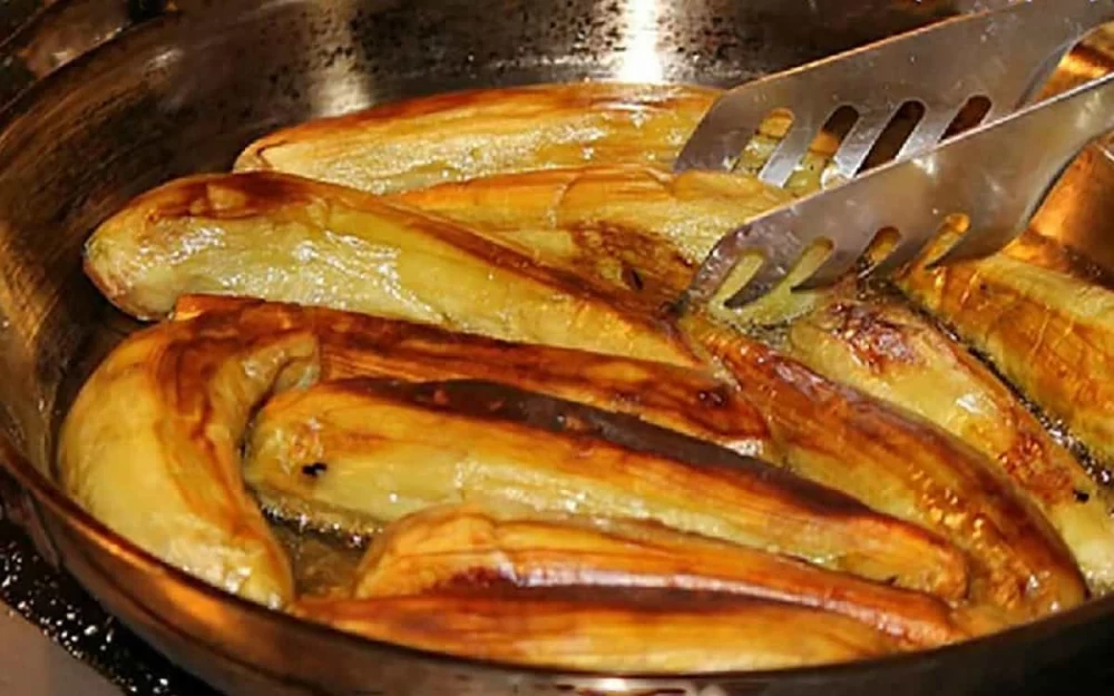 بادمجان را با چی نخوریم: مواد غذایی ناسازگار با بادمجان