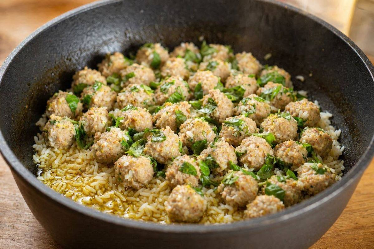 طرز تهیه ریحان پلو یک غذای اصیل با مرغ ، مجلسی و بی نظیر