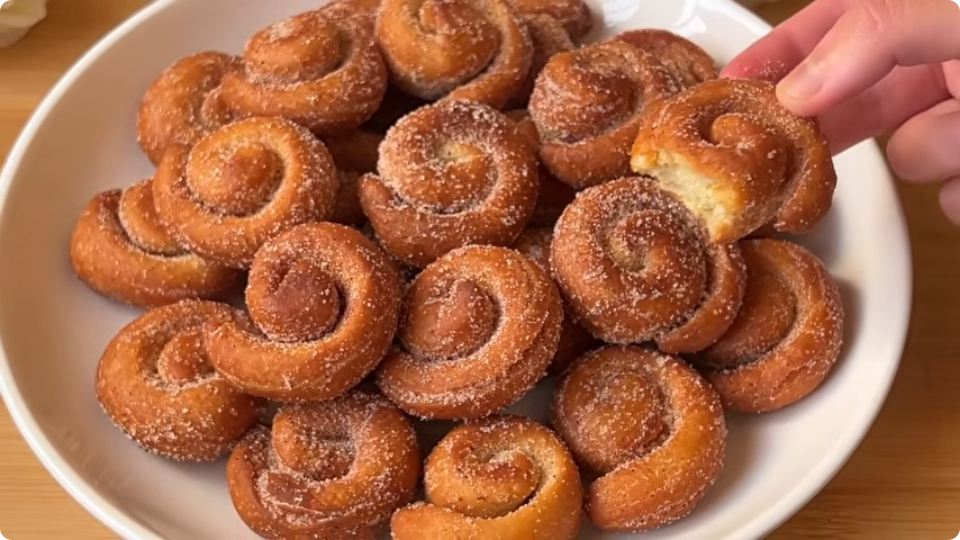 آموزش شیرینی خوشمزه با ماست و مربا؛ بدون فر و در کمترین زمان