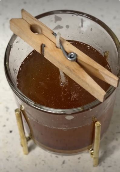 ساخت شمع طبیعی با دارچین و پرتقال؛ عطری گرم، طبیعی و دورکننده حشرات