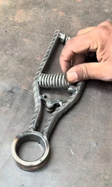 با دو تا میل گرد ساده یک ابزار جوشکاری خلاقانه بسازید
