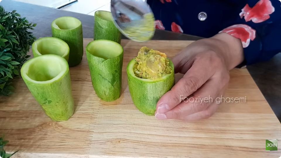 کدو رو تو آب جوش بنداز و یه غذای رستورانی خوشمزه و آسون درست کن