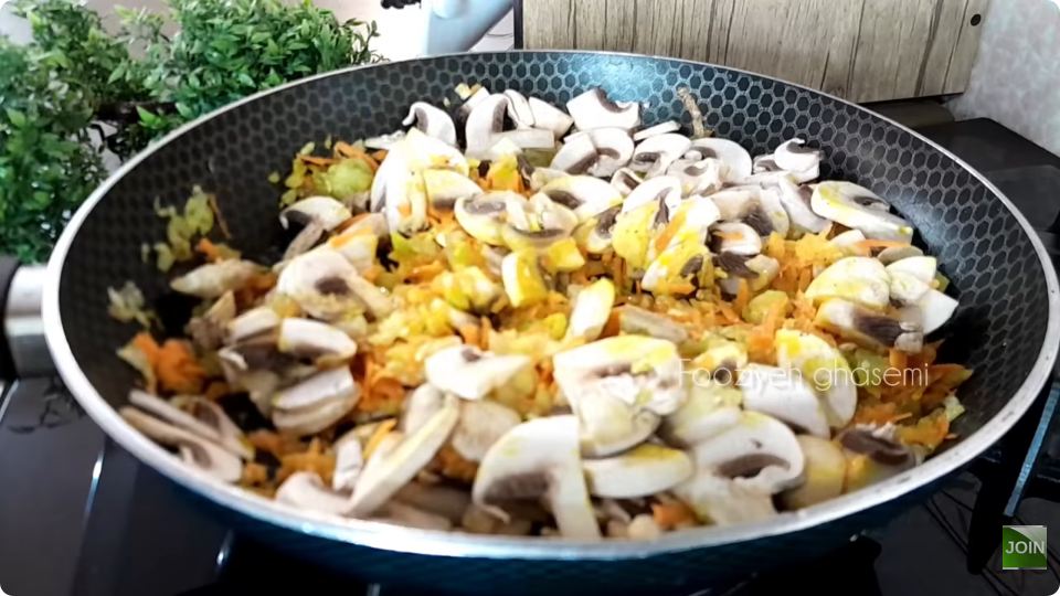 کدو رو تو آب جوش بنداز و یه غذای رستورانی خوشمزه و آسون درست کن