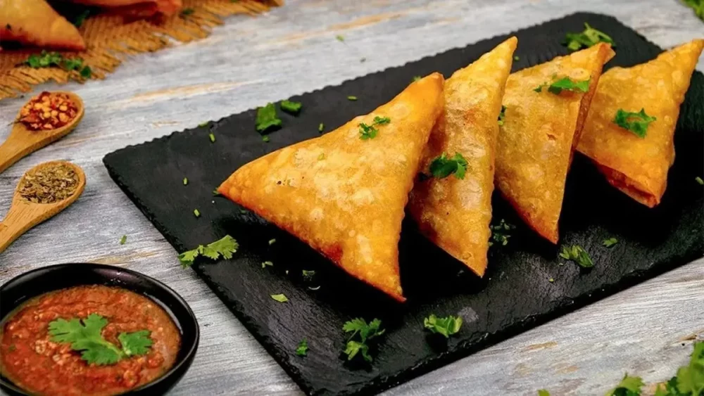 سمبوسه قارچ و گوشت