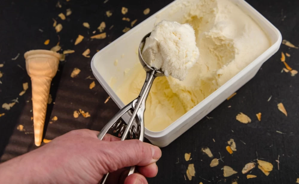 مراحل تهیه بستنی گرمک