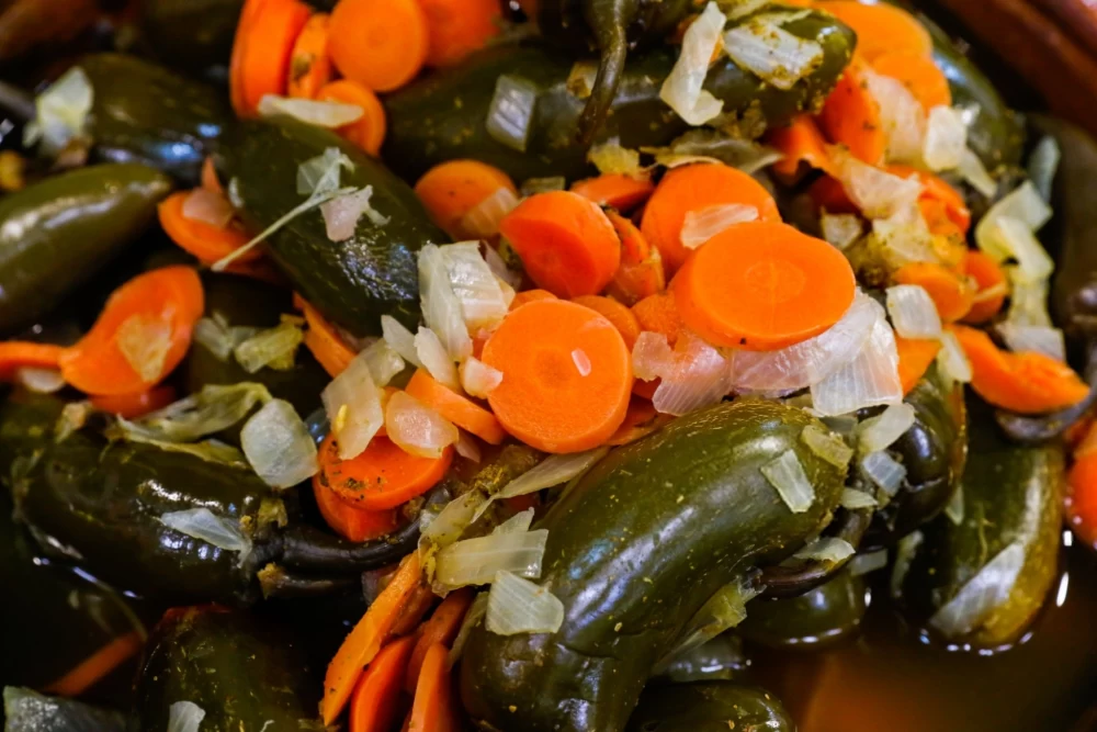 ترشی بادمجان و هویج