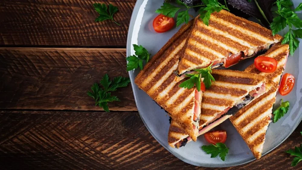 طرز تهیه اسنک پپرونی خوشمزه به روش فست فودی