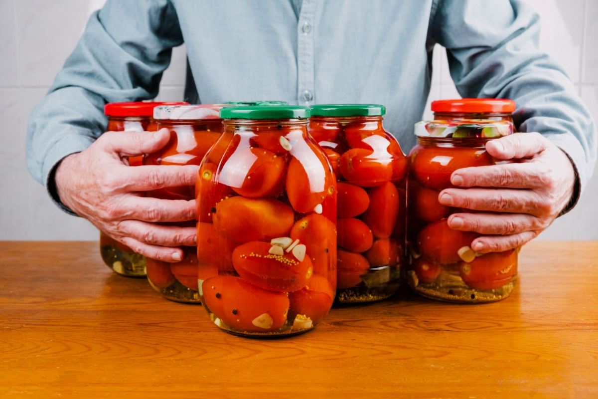 ترشی گوجه شور