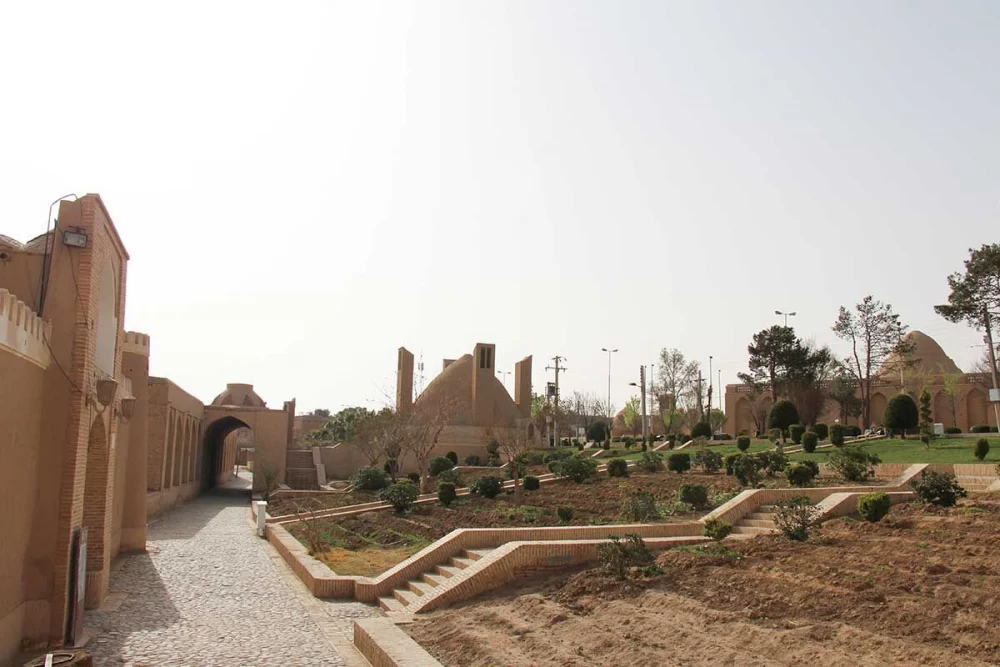 میبد