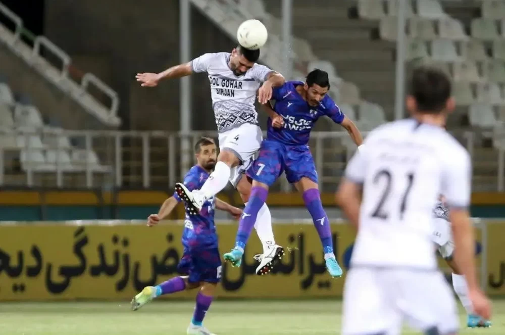 بازی گل گهر و هوادار