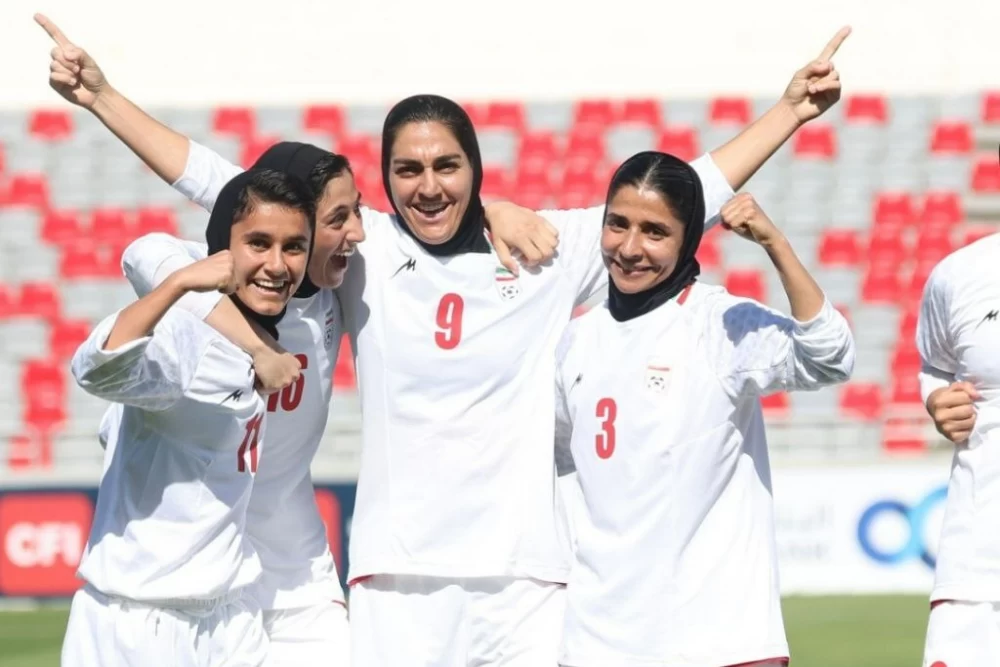 فوتبال زنان لبنان و زنان ایران
