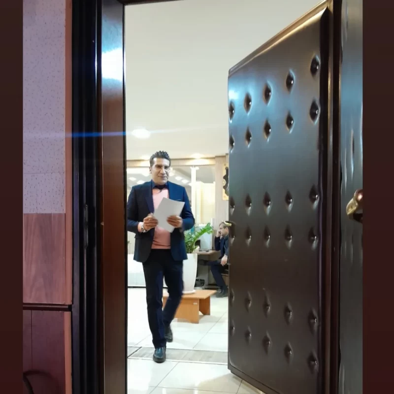 بیوگرافی ایمان دادخواه