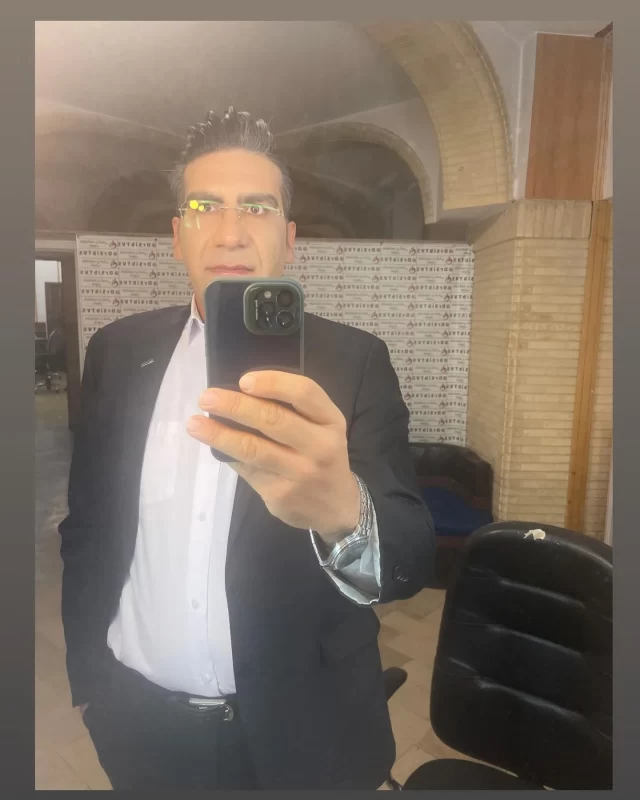 بیوگرافی ایمان دادخواه