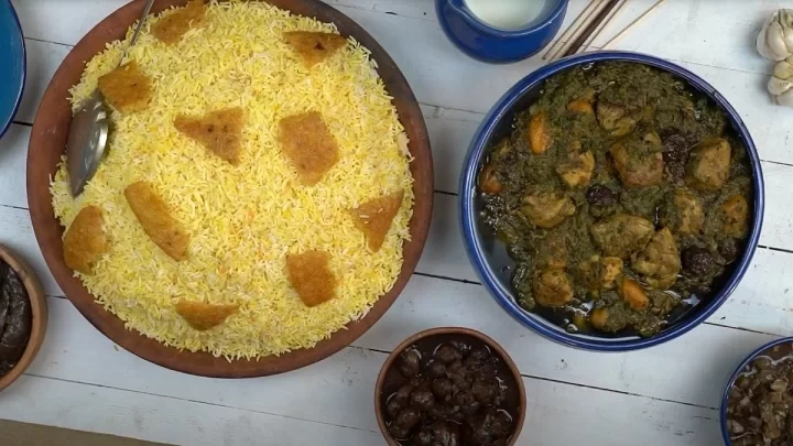 کالری خورشت آلو اسفناج