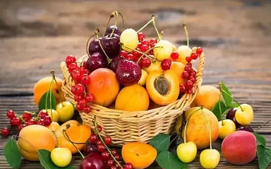لیست کامل میوه ها و آبمیوه های تابستانی