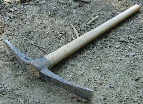 صدای ضربه کلنگ