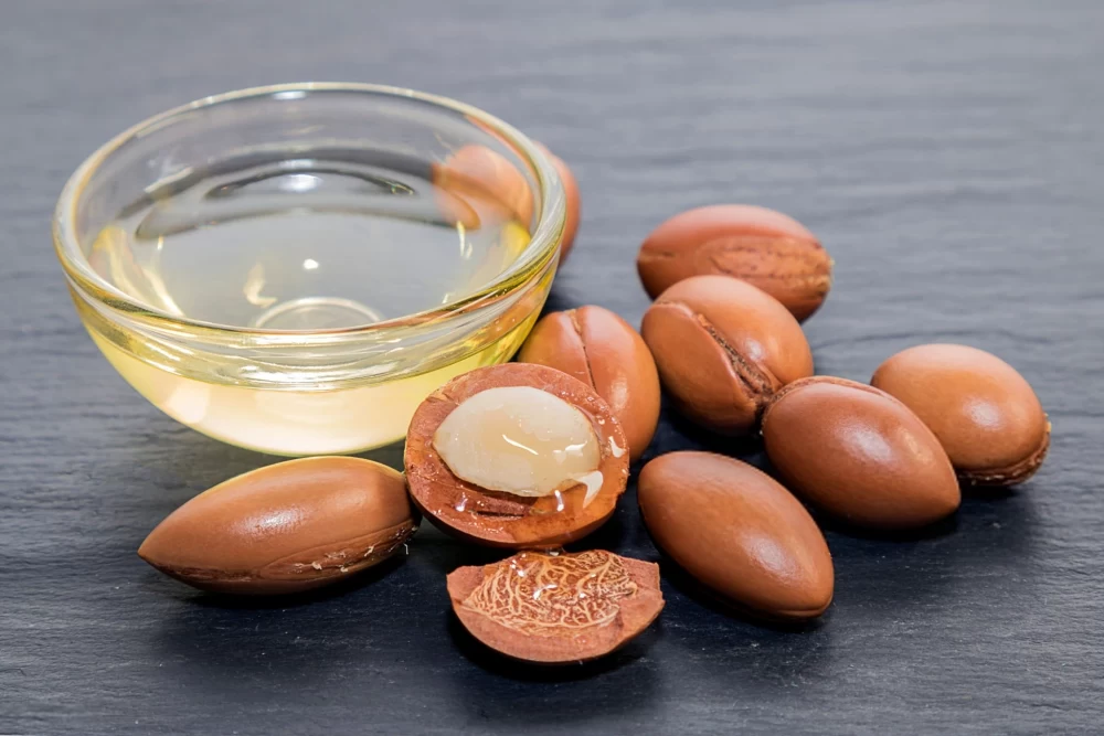 بهترین روغن تقویت مژه