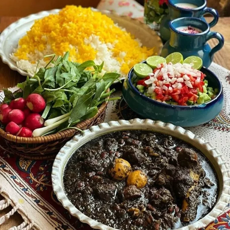 با قرمه سبزی چی بخوریم ؟