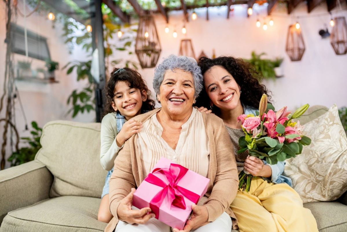بهترین هدایای فرهنگی برای مادر