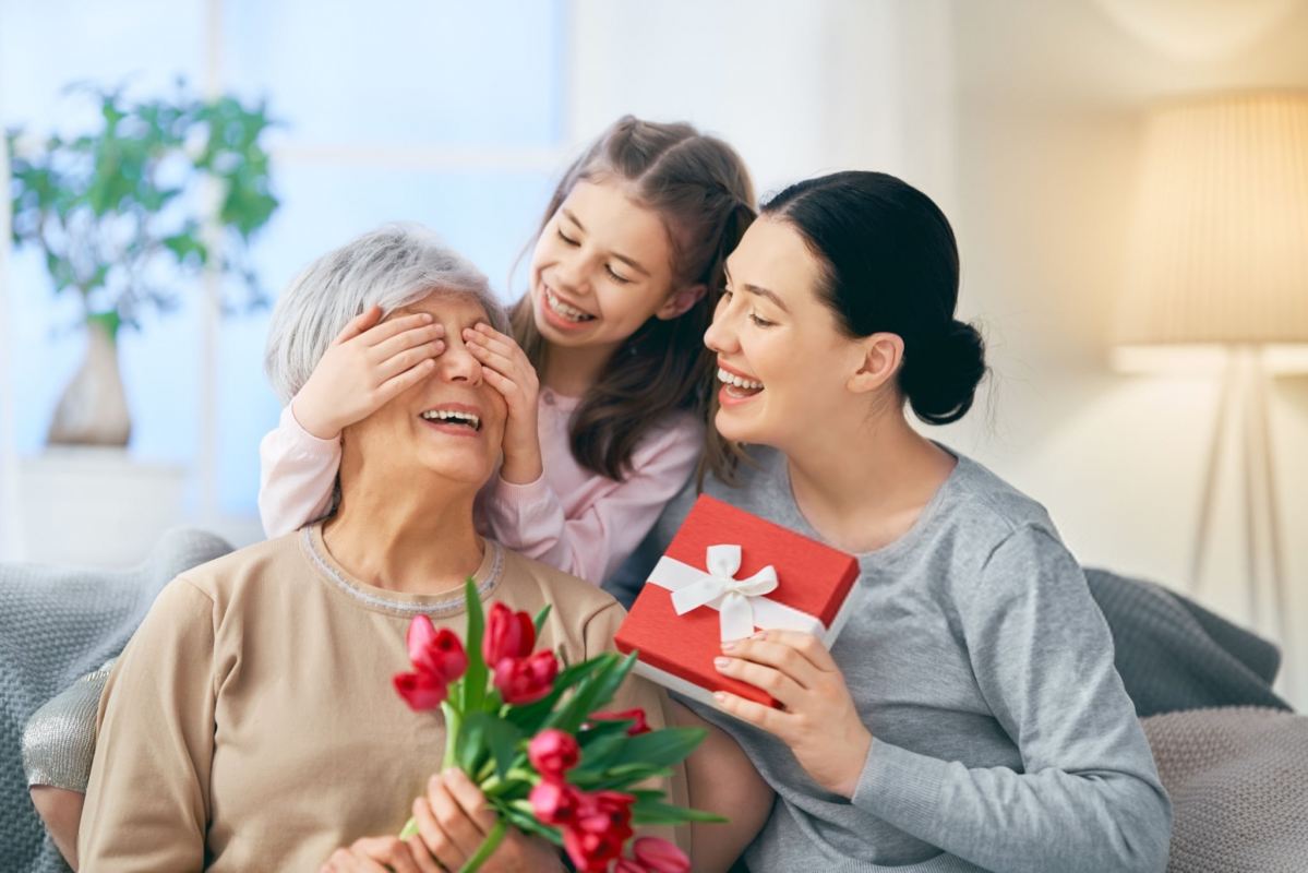 بهترین هدایای فرهنگی برای مادر