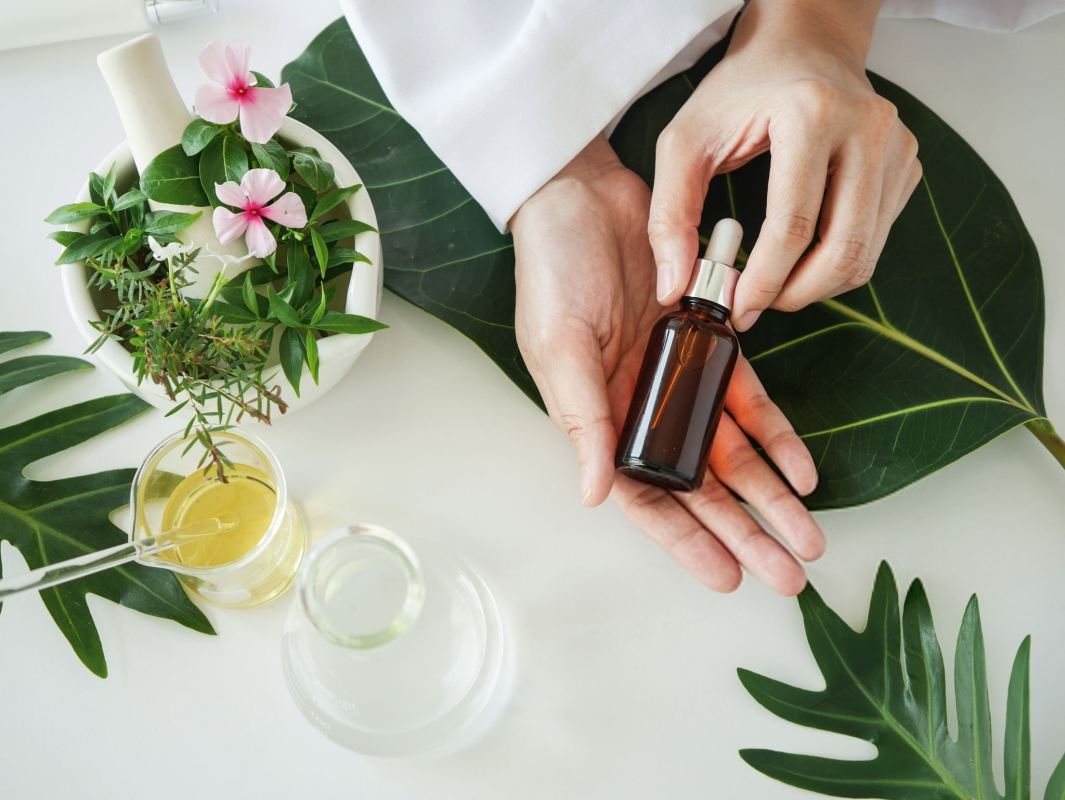 بهترین روغن های گیاهی برای خشکی لب