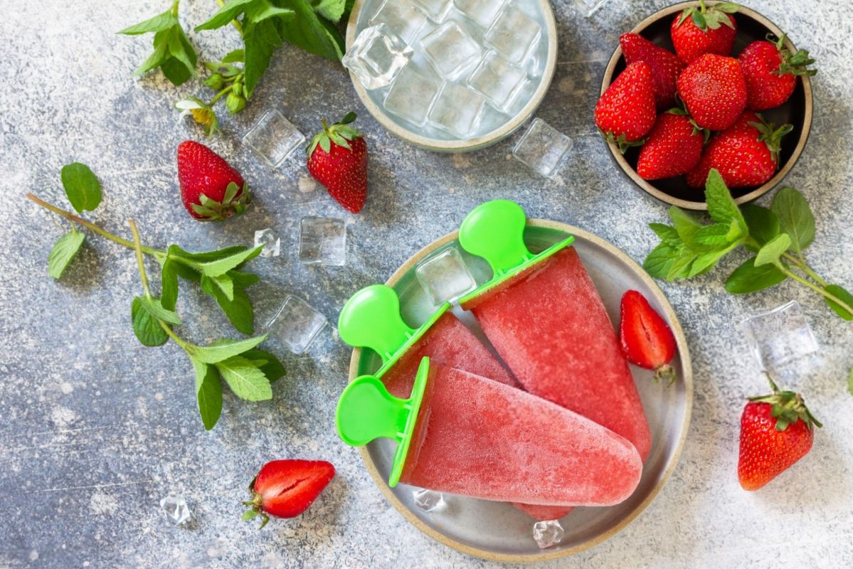 طرز تهیه یخمک توت فرنگی
