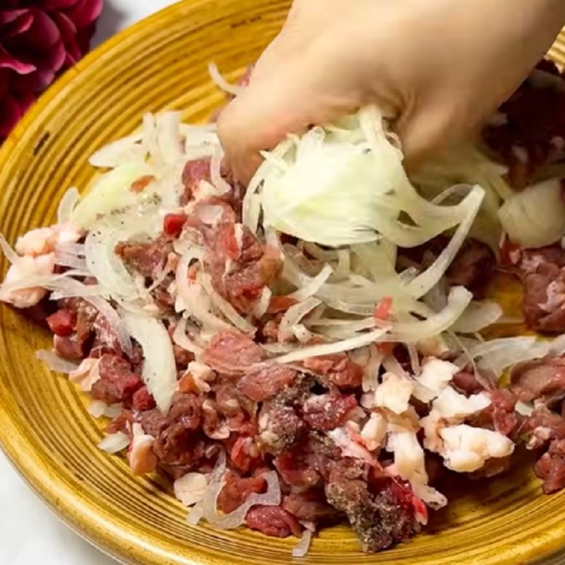 آماده کردن مواد گوشتی