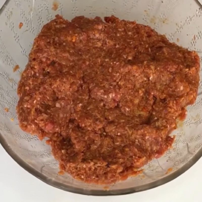 مواد را با دست به خوبی ورز دهید