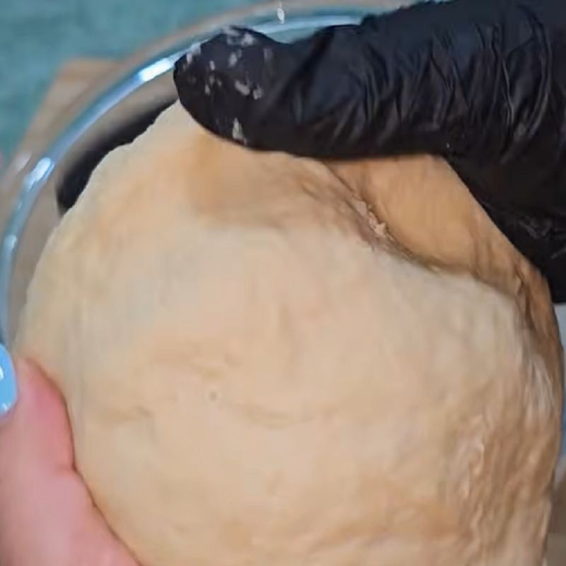 خمیر را به خوبی ورز دهید