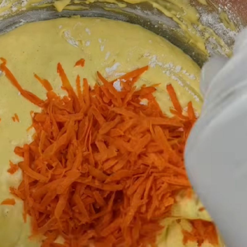 هویج و روغن را اضافه کنید