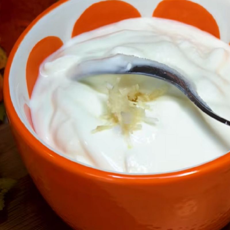 سس ماست و سیر برای سرو