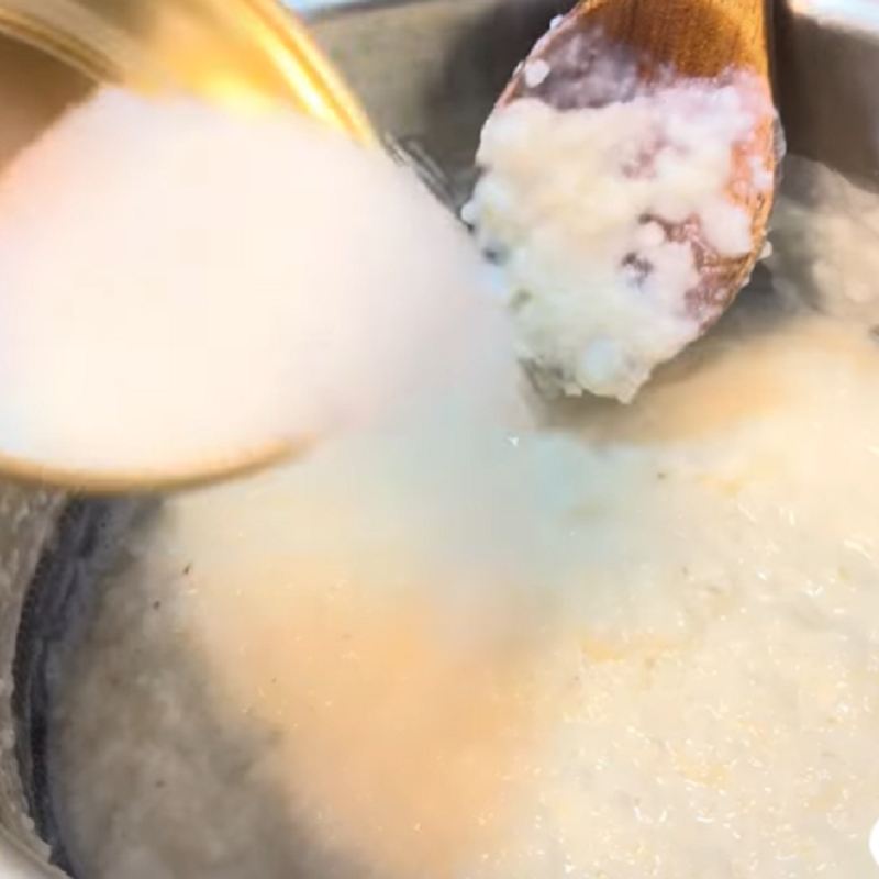 اضافه کردن شکر، وانیل و هل