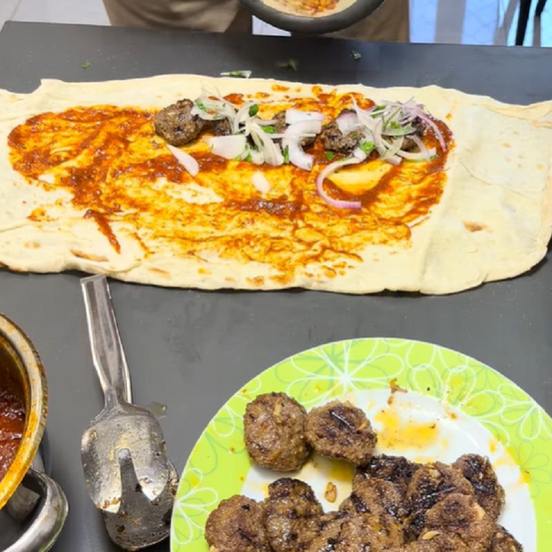 تهیه ساندویچ کباب قلقلی