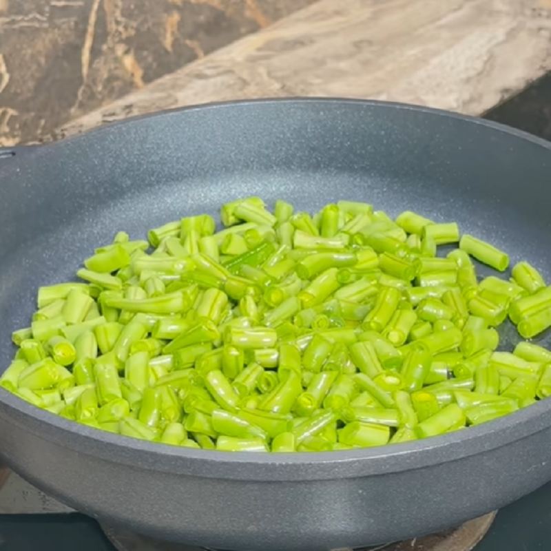 آماده سازی و تفت دادن لوبیا سبز
