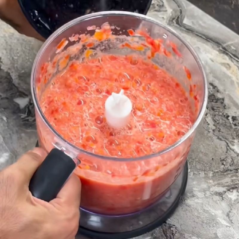 تهیه سس گوجه فرنگی و سبزیجات