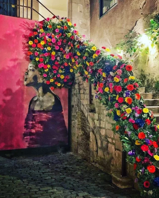 نقاشی روی دیوار