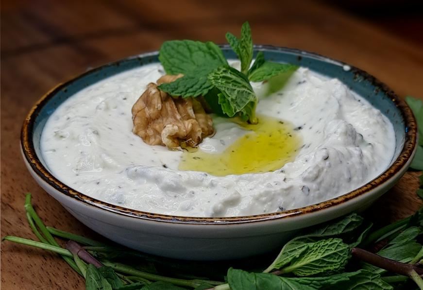 ماست چکیده