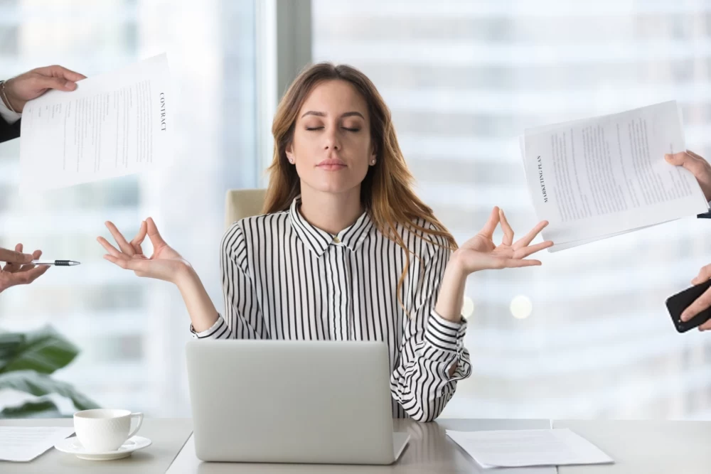چگونه وقتی حسِ کار نیست، کار کنیم و با انگیزه باقی بمانیم؟!