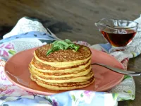 طرز تهیه پنکیک بدون تخم مرغ/ صبحانه ای سالم و خوشمزه