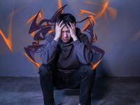 فریک زدن چیست؟ معنی و تفاوت آن با قفلی زدن و پنیک زدن