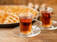 با چای چی بخوریم که بیشتر بچسبه؟!