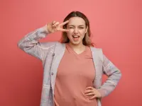 شما جذاب نیستید، کاریزماتیک هستید! چگونه دیگران را مجذوب خود کنیم؟!