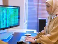درآمد برنامه نویسی در ایران و جهان در سال 2025: زبان های سودآور و پرتقاضا را بشناسید!
