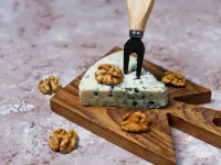 آیا واقعاً پنیر ذهن را کُند می کند؟ واقعیت سنجی باوری کهن