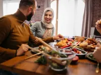 سفره افطار ارزان اما مجلسی؛ ۷ غذای مقوی و ارزان!