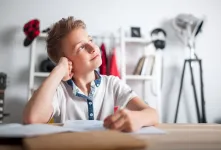 چگونه تفاوت توجه و تمرکز در کودکان را بشناسیم ؟